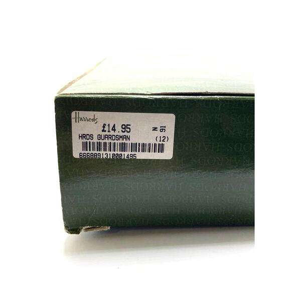 VTG Harrods Guardsman Amanda Jane doll w/ original packaging - Picture 8 of 8